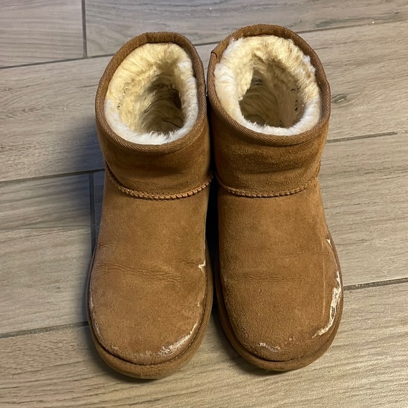Caramel UGG Boots - Picture 1 of 8